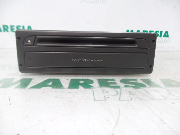 Usagé Système navigation Renault Megane II CC (EM) 1.9 dCi 120 Prix € 157,50 Règlement à la marge proposé par Maresia Parts