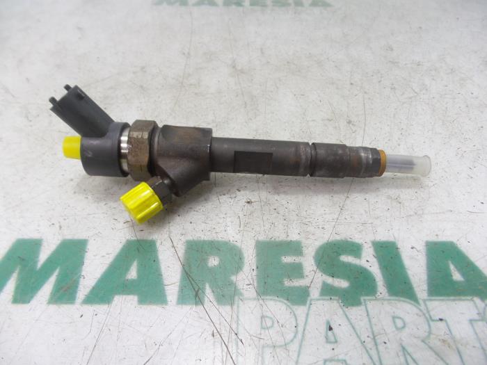 Usagé Injecteurs Renault Megane II CC (EM) 1.9 dCi 120 Prix € 75,00 Règlement à la marge proposé par Maresia Parts