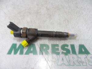 Usagé Injecteur (diesel) Renault Megane II CC (EM) 1.9 dCi 120 Prix € 75,00 Règlement à la marge proposé par Maresia Parts