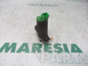 Used Windscreen washer pump Peugeot 206 (2A/C/H/J/S) 1.4 XR,XS,XT,Gentry Price € 10,00 Margin scheme offered by Maresia Parts