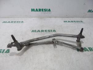 Used Wiper mechanism Peugeot 207 SW (WE/WU) 1.6 16V Price € 35,00 Margin scheme offered by Maresia Parts