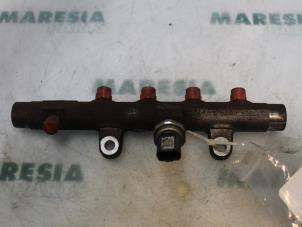 Used Fuel injector nozzle Renault Grand Scénic II (JM) 1.5 dCi 105 Price € 60,00 Margin scheme offered by Maresia Parts