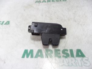 Gebrauchte Schließmechanik Heckklappe Citroen C8 (EA/EB) 2.0 16V Preis € 20,00 Margenregelung angeboten von Maresia Parts