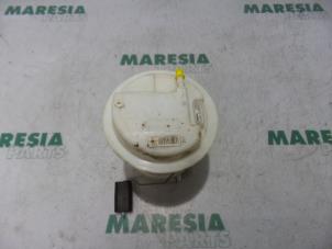 Usados Bomba eléctrica de combustible Citroen C8 (EA/EB) 2.0 16V Precio € 35,00 Norma de margen ofrecido por Maresia Parts