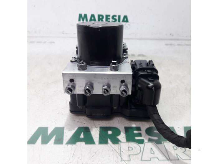 ABS pump from a Fiat 500 (312) 0.9 TwinAir 80 2017