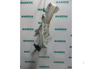 Used Roof curtain airbag, left Alfa Romeo 147 (937) 1.9 JTDM Price € 25,00 Margin scheme offered by Maresia Parts