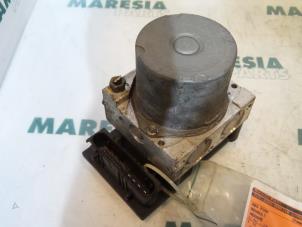 Used ABS pump Renault Megane II Grandtour (KM) 1.9 dCi 120 Price € 75,00 Margin scheme offered by Maresia Parts