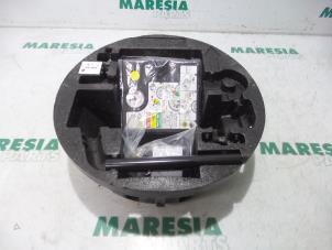Used Tyre repair kit Renault Clio IV (5R) 0.9 Energy TCE 90 12V Price € 50,00 Margin scheme offered by Maresia Parts