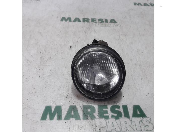 Fog light, front left from a Renault Twingo (C06) 1.2 1999