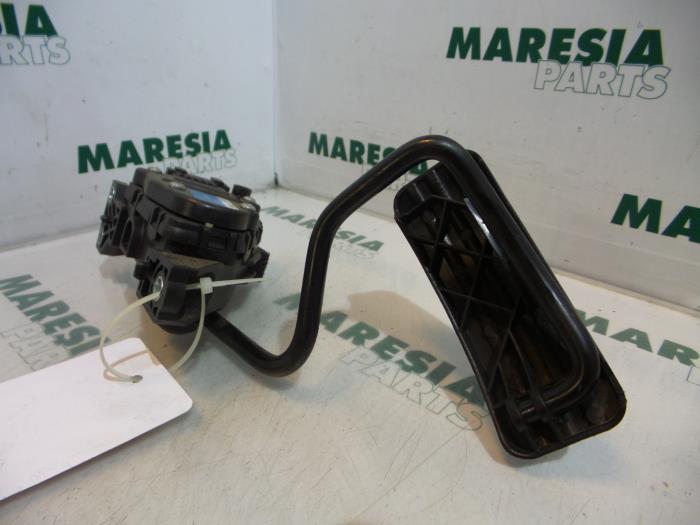 Begagnade Gaspedalsensor Renault Espace (JK) 2.0 16V Pris € 29,99 Marginaltabell erbjuds av Maresia Parts