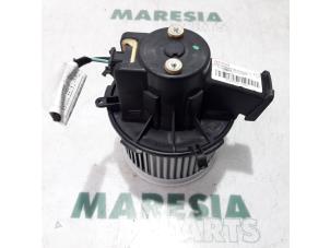 Używane Silnik wentylatora nagrzewnicy Fiat 500 (312) 0.9 TwinAir 85 Cena € 25,00 Procedura marży oferowane przez Maresia Parts
