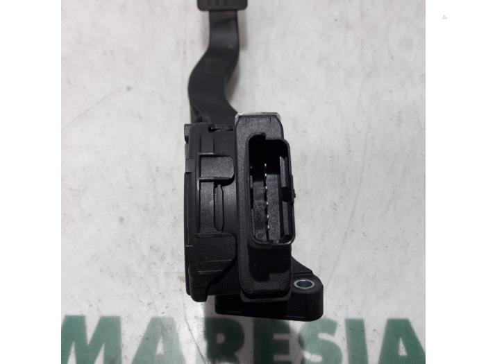 Throttle pedal position sensor Citroen C3 1.4 HDi 9671433780 8HR