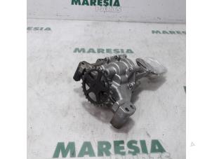 Usados Bomba de aceite Peugeot 307 SW (3H) 2.0 HDi 110 FAP Precio € 105,00 Norma de margen ofrecido por Maresia Parts