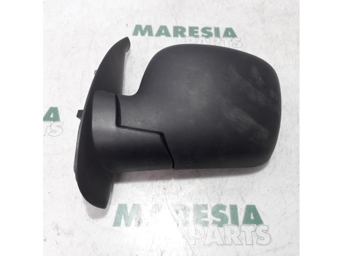 Wing mirror, left from a Renault Kangoo Express (FW) 1.5 dCi 90 FAP 2012