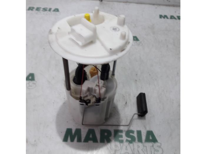Usagé Pompe d'injection Fiat Bravo (198A) 1.4 16V Prix € 20,00 Règlement à la marge proposé par Maresia Parts