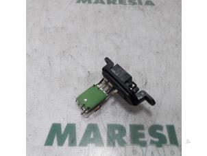 Used Heater resistor Dacia Lodgy (JS) 1.2 TCE 16V Price € 25,00 Margin scheme offered by Maresia Parts