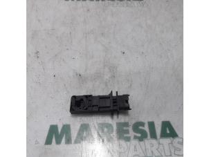 Usagé Débitmètre Alfa Romeo MiTo (955) 1.3 JTDm 16V Prix € 105,00 Règlement à la marge proposé par Maresia Parts