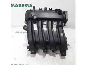 Used Intake manifold Renault Clio III (BR/CR) 1.2 16V 75 Price € 50,00 Margin scheme offered by Maresia Parts