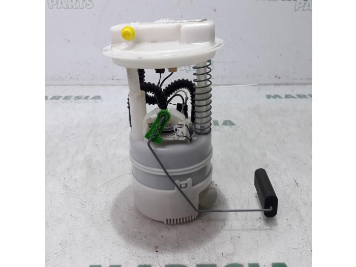 Electric fuel pump from a Renault Modus/Grand Modus (JP) 1.4 16V 2007