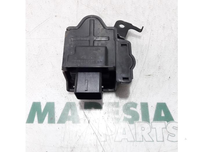 Używane Przekaznik Citroen C4 Cactus (0B/0P) 1.6 Blue Hdi 100 Cena € 25,00 Procedura marży oferowane przez Maresia Parts