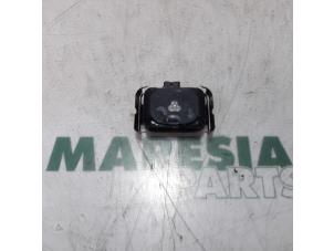 Używane Czujnik deszczu Peugeot Partner Tepee (7A/B/C/D/E/F/G/J/P/S) 1.6 HDiF 90 16V Phase 1 Cena € 24,20 Z VAT oferowane przez Maresia Parts