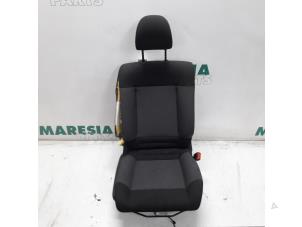 Używane Fotel prawy Citroen C4 Cactus (0B/0P) 1.6 Blue Hdi 100 Cena € 100,00 Procedura marży oferowane przez Maresia Parts