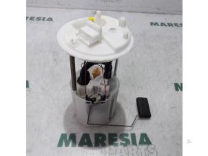 Usados Bomba eléctrica de combustible Fiat Stilo (192A/B) 1.4 16V Precio € 20,00 Norma de margen ofrecido por Maresia Parts