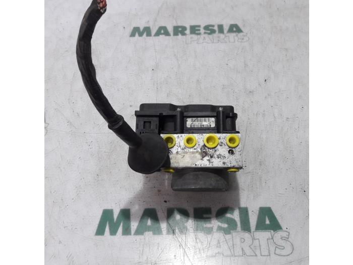Gebrauchte ABS Pumpe Renault Modus/Grand Modus (JP) 1.4 16V Preis € 35,00 Margenregelung angeboten von Maresia Parts