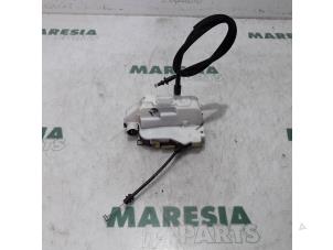 Usagé Serrure portière mécanique 2portes droite Citroen C3 Pluriel (HB) 1.4 Prix € 35,00 Règlement à la marge proposé par Maresia Parts