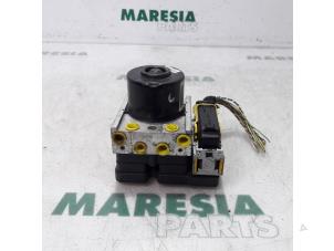 Używane Pompa ABS Citroen C3 Picasso (SH) 1.4 16V VTI 95 Cena € 105,00 Procedura marży oferowane przez Maresia Parts