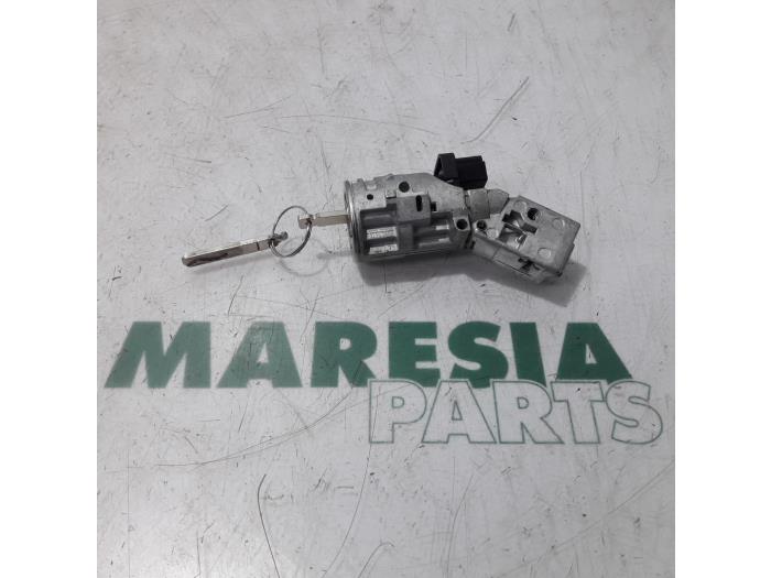 Ignition locks + keys with part number 105995 stock