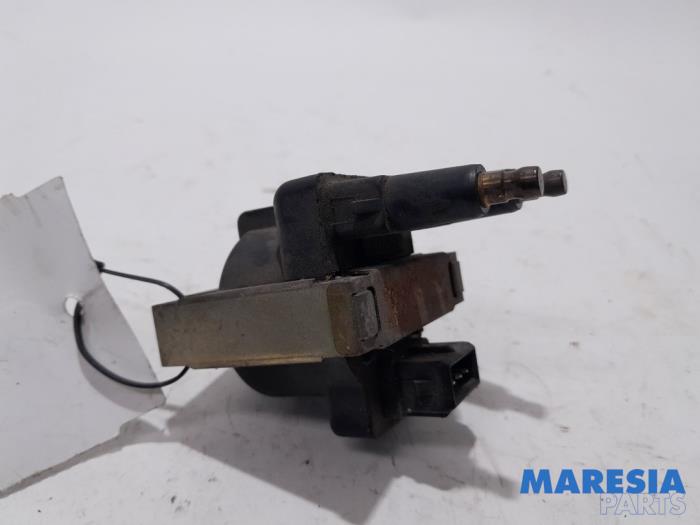 Usagé Bobine Renault Espace (JE) 3.0i V6 RXT Prix € 20,00 Règlement à la marge proposé par Maresia Parts