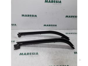 Used Sliding door rail, right Citroen Berlingo 1.6 Hdi, BlueHDI 75 Price € 152,46 Inclusive VAT offered by Maresia Parts