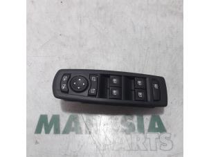 Used Multi-functional window switch Renault Megane III Berline (BZ) 2.0 16V TCe 180 Price € 35,00 Margin scheme offered by Maresia Parts