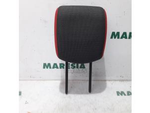 Used Headrest Renault Clio III (BR/CR) 1.2 16V TCe 100 Price € 35,00 Margin scheme offered by Maresia Parts