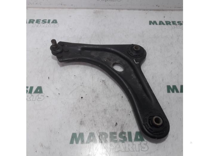 Front lower wishbone, left from a Citroën C3 Pluriel (HB) 1.6 16V 2003