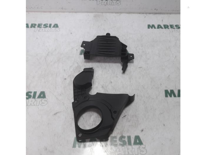 Usagé Couvercle de distribution Peugeot 207 SW (WE/WU) 1.4 Prix € 20,00 Règlement à la marge proposé par Maresia Parts