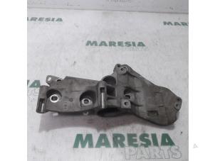 Used Support (miscellaneous) Renault Scénic II (JM) 1.5 dCi 105 Price € 25,00 Margin scheme offered by Maresia Parts