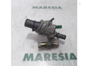 Gebrauchte Thermostatgehäuse Fiat Punto II (188) 1.9 JTD 80 ELX Preis € 25,00 Margenregelung angeboten von Maresia Parts