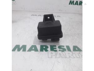 Used Glow plug relay Fiat Punto III (199) 1.3 JTD Multijet 85 16V Price € 9,99 Margin scheme offered by Maresia Parts