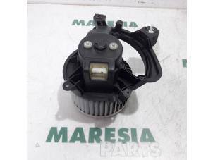 Usados Motor de ventilador de calefactor Fiat Punto III (199) 1.3 JTD Multijet 85 16V Precio € 33,00 Norma de margen ofrecido por Maresia Parts