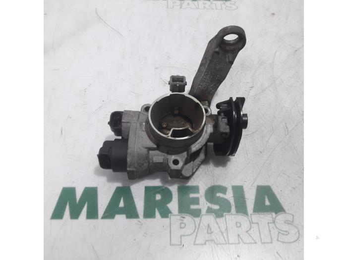 Usagé Boitier papillon Renault Twingo (C06) 1.2 Prix € 50,00 Règlement à la marge proposé par Maresia Parts