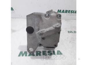 Used Engine mount Renault Twingo (C06) 1.2 Price € 20,00 Margin scheme offered by Maresia Parts