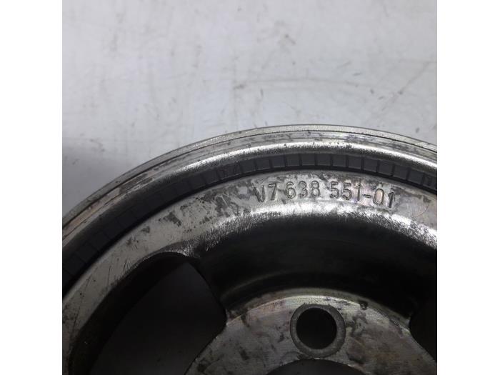 Crankshaft pulley from a Peugeot 207/207+ (WA/WC/WM) 1.4 16V VTi 2011