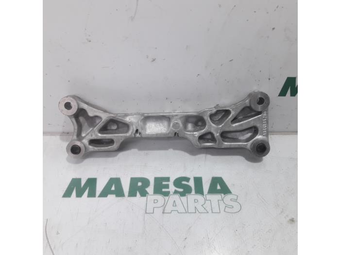 Engine mount from a Peugeot 207/207+ (WA/WC/WM) 1.4 16V VTi 2011