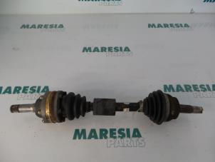 Usagé Cardan gauche (transmission) Alfa Romeo 147 (937) 1.6 HP Twin Spark 16V Prix € 50,00 Règlement à la marge proposé par Maresia Parts