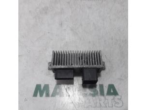 Used Glow plug relay Renault Megane III Grandtour (KZ) 1.5 dCi 110 Price € 25,00 Margin scheme offered by Maresia Parts