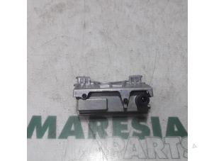 Usagé Caméra de recul Renault Megane III Grandtour (KZ) 1.5 dCi 110 Prix € 157,50 Règlement à la marge proposé par Maresia Parts
