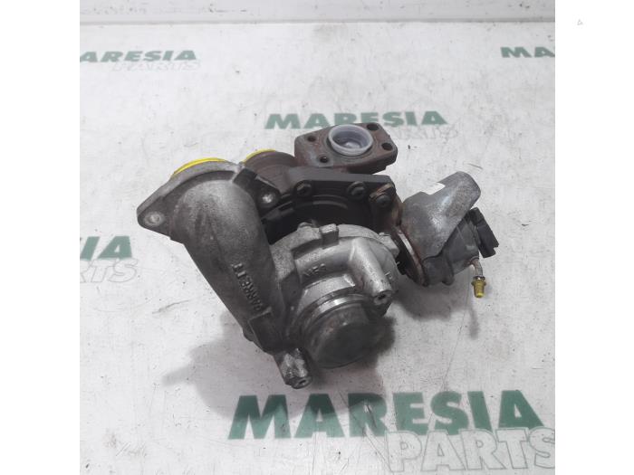 Używane Turbo Peugeot 3008 I (0U/HU) 1.6 HDiF 16V Cena € 157,50 Procedura marży oferowane przez Maresia Parts