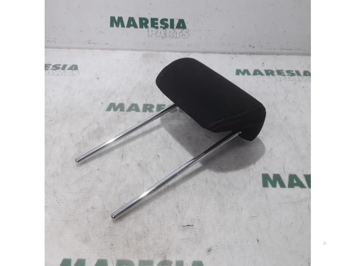Begagnade Nackstöd Fiat Bravo (198A) 1.4 MultiAir 16V Pris € 40,00 Marginaltabell erbjuds av Maresia Parts